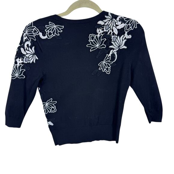 White House Black Market Black White Embroidered Sequin Cropped Cardigan Size XS - Picture 2 of 7